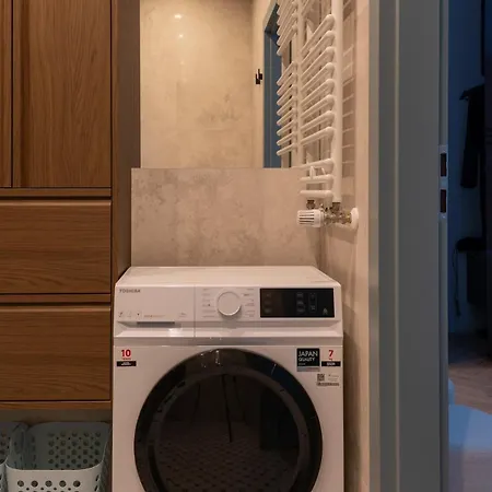 Cozy 2-room Apartment, Near Market Square, Balcony Διαμέρισμα *