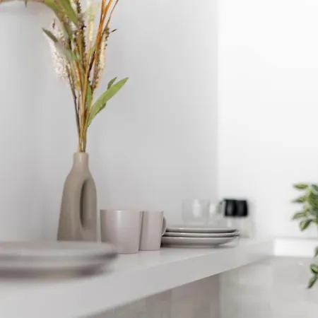 Cozy 2-room Apartment, Near Market Square, Balcony Διαμέρισμα