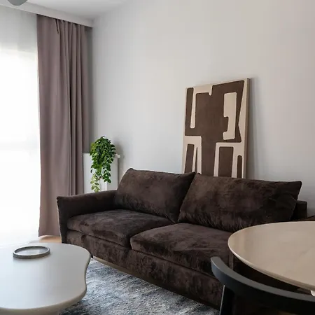 Διαμέρισμα Cozy 2-room Apartment, Near Market Square, Balcony *