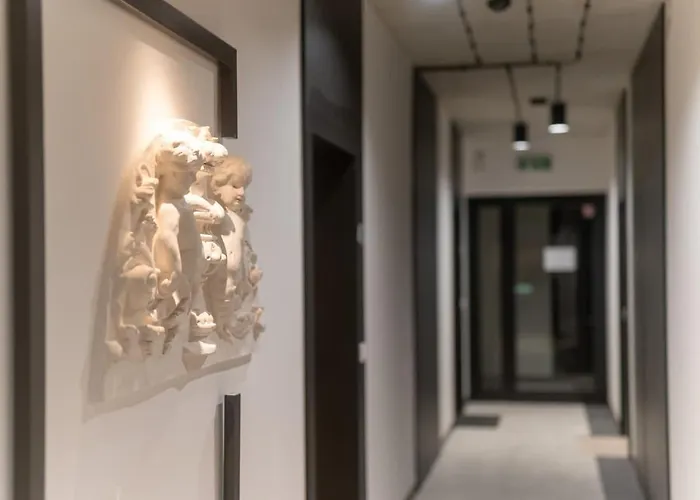 Cozy 2-room With Balcony, Near Market Square, Historical District *