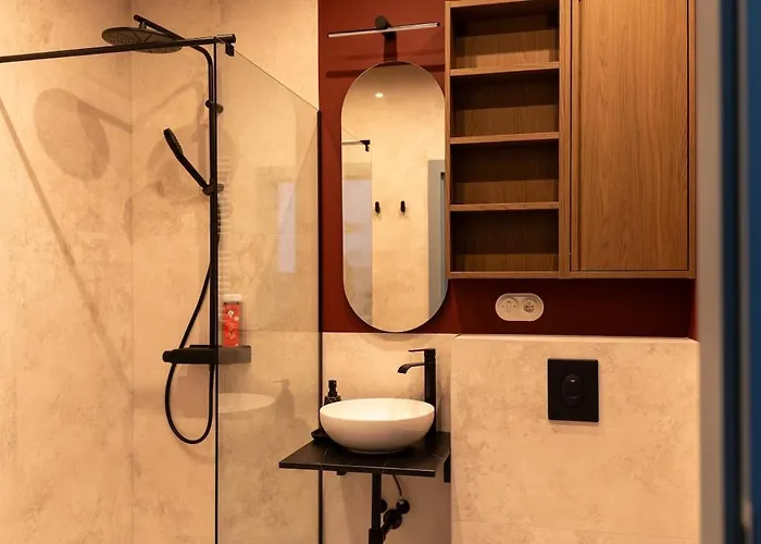 Cozy 2-room With Balcony, Near Market Square, Historical District *