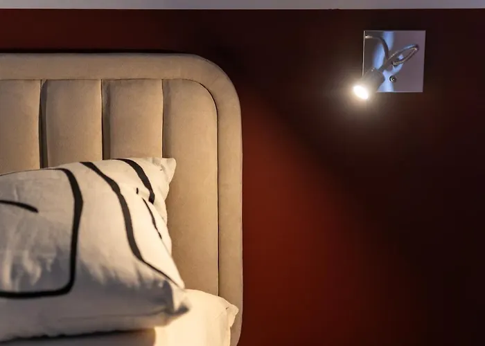 Cozy 2-room With Balcony, Near Market Square, Historical District *