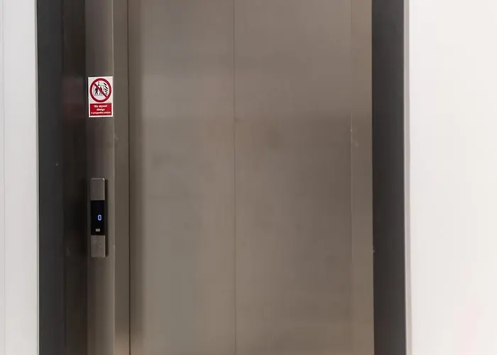 Cozy 2-room With Balcony, Near Market Square, Historical District Apartman